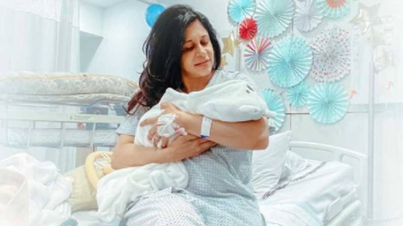 ‘সন্তানকে ব্রেস্ট ফিডিং করাতে পারছো না’, সমালোচনা করেন কিশওয়ারের আত্মীয়রা!