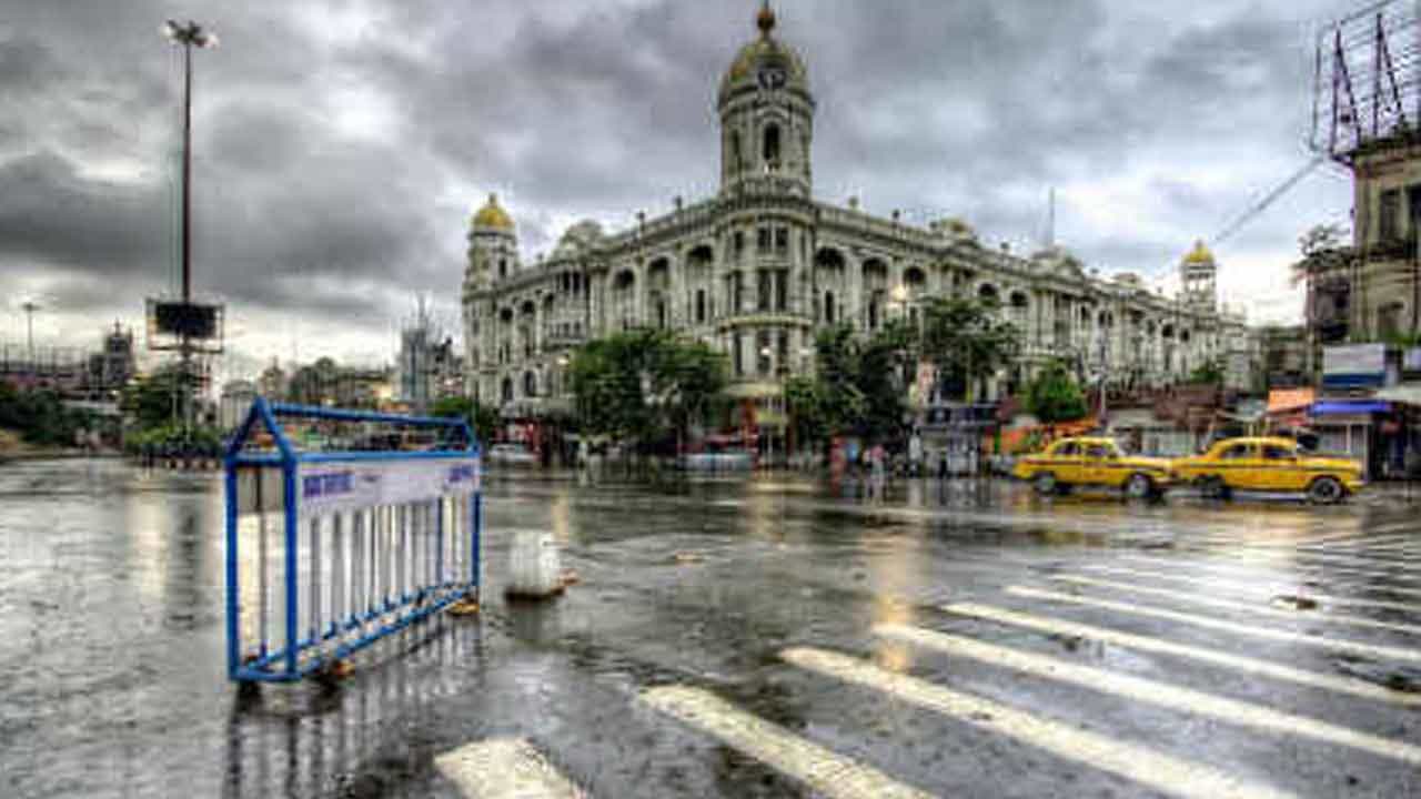 Weather Update: সপ্তাহের শুরুতে শীতের আমেজেও মিলতে পারে বৃষ্টি, কাজে বেরলে সঙ্গে রাখুন ছাতা...