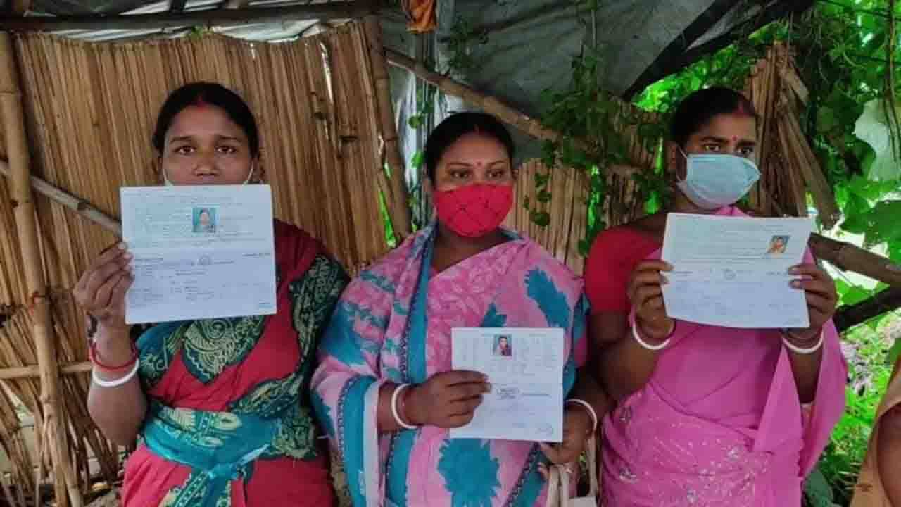 Laxmi Bhandar: লক্ষ্মী ভাণ্ডারের ৫০০ আসার আগেই অ্যাকাউন্ট থেকে গায়েব ৫০০০ টাকা!