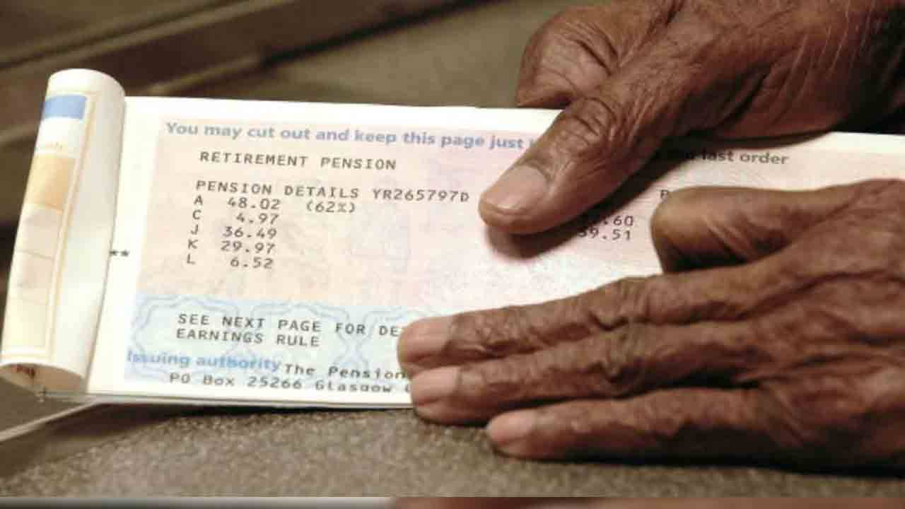 Pension Account: পেনশন অ্যাকাউন্টেও পাওয়া যায় ৫২ কোটি টাকা! উপভোক্তা নিজেই জানালেন সে কথা