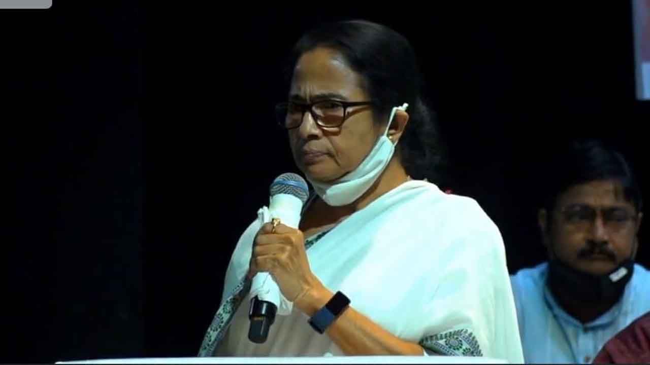Mamata Banerjee: 'ম্যান মেড ক্রাইম', প্রধানমন্ত্রীকে চিঠি লিখবেন মমতা