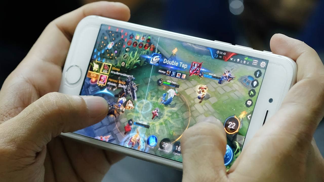 দিনরাত মোবাইল গেমে বুঁদ ছিলেন যুবক, সেই খেলাই ডেকে আনল মৃত্যু!