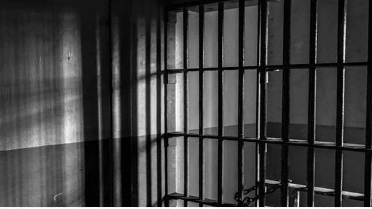 দস্যু রত্নাকর থেকে ওঁরা আজ মাস্টার মশাই, শিক্ষক দিবসে সংবর্ধনা দিল প্রেসিডেন্সি জেল