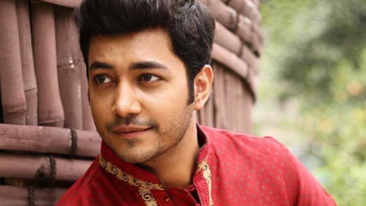 Rohan Bhattacharya: বাবাকে ছাড়া কখনও অঞ্জলি দিইনি, আর সে সব হবে না: রোহন ভট্টাচার্য Rohan Bhattacharya: বাবাকে ছাড়া কখনও অঞ্জলি দিইনি, আর সে সব হবে না: রোহন ভট্টাচার্য