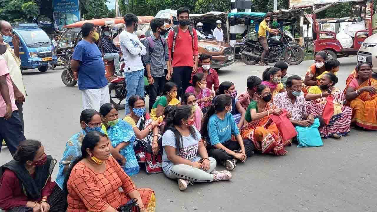 COVID19 Vaccination: বিজেপিদের ভ্যাকসিন দেওয়া হবে না, বেছে বেছে তৃণমূলীদের কুপন!