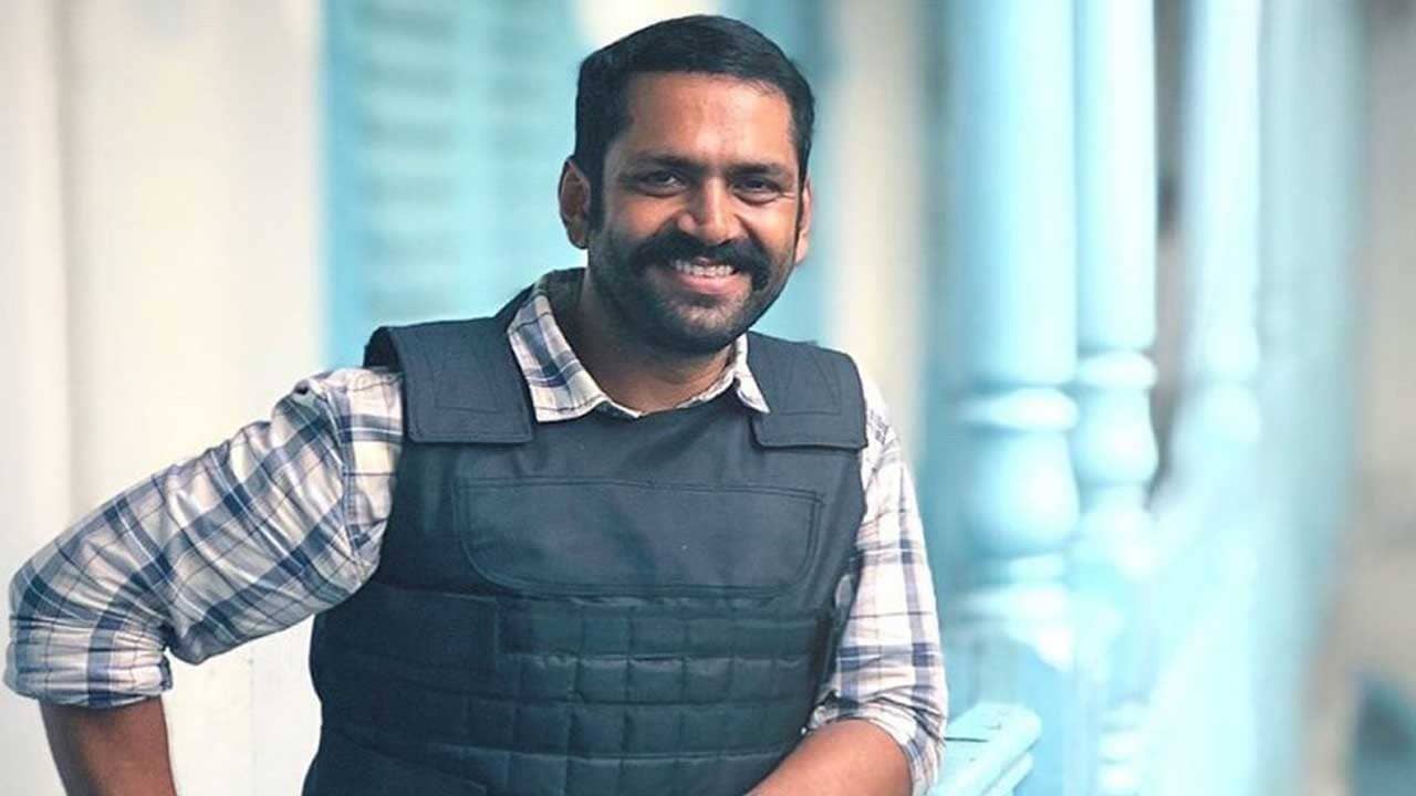 কেরিয়ার গ্রাফ বদলে যাওয়ার জন্য কার কাছে কৃতজ্ঞ শারিব হাশমি?