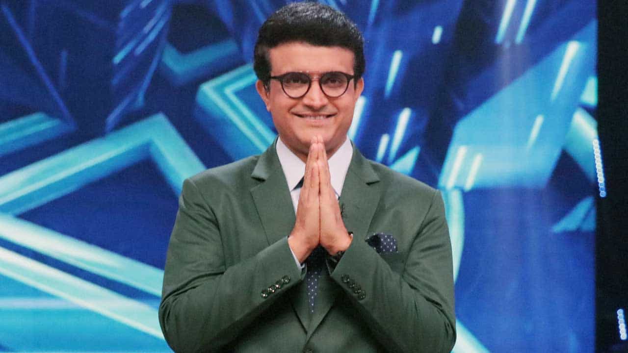 দাদাগিরি। সঞ্চালনার মাধ্যমে এই রিয়ালিটি শোকে অন্য মাত্রায় পৌঁছে দিয়েছেন সৌরভ গঙ্গোপাধ্যায়। এক সময় তাঁকে ক্রিকেট মাঠে দেখে প্রেমে পড়েছিলেন যাঁরা, সঞ্চালনার মঞ্চে তাঁকে দেখে ফের প্রেমে পড়তে বাধ্য হন সেই অনুরাগীরা।