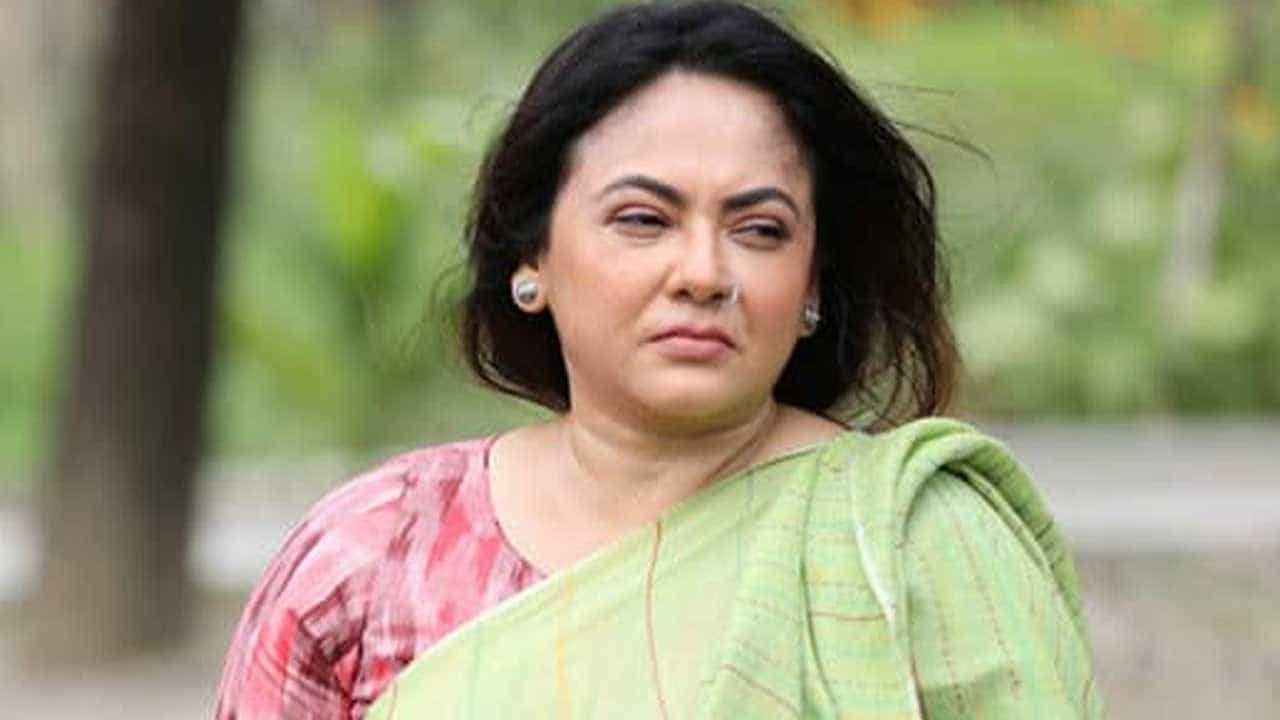 Sreelekha Mitra: বাবাকে হারালেন অভিনেত্রী শ্রীলেখা মিত্র Sreelekha Mitra: বাবাকে হারালেন অভিনেত্রী শ্রীলেখা মিত্র