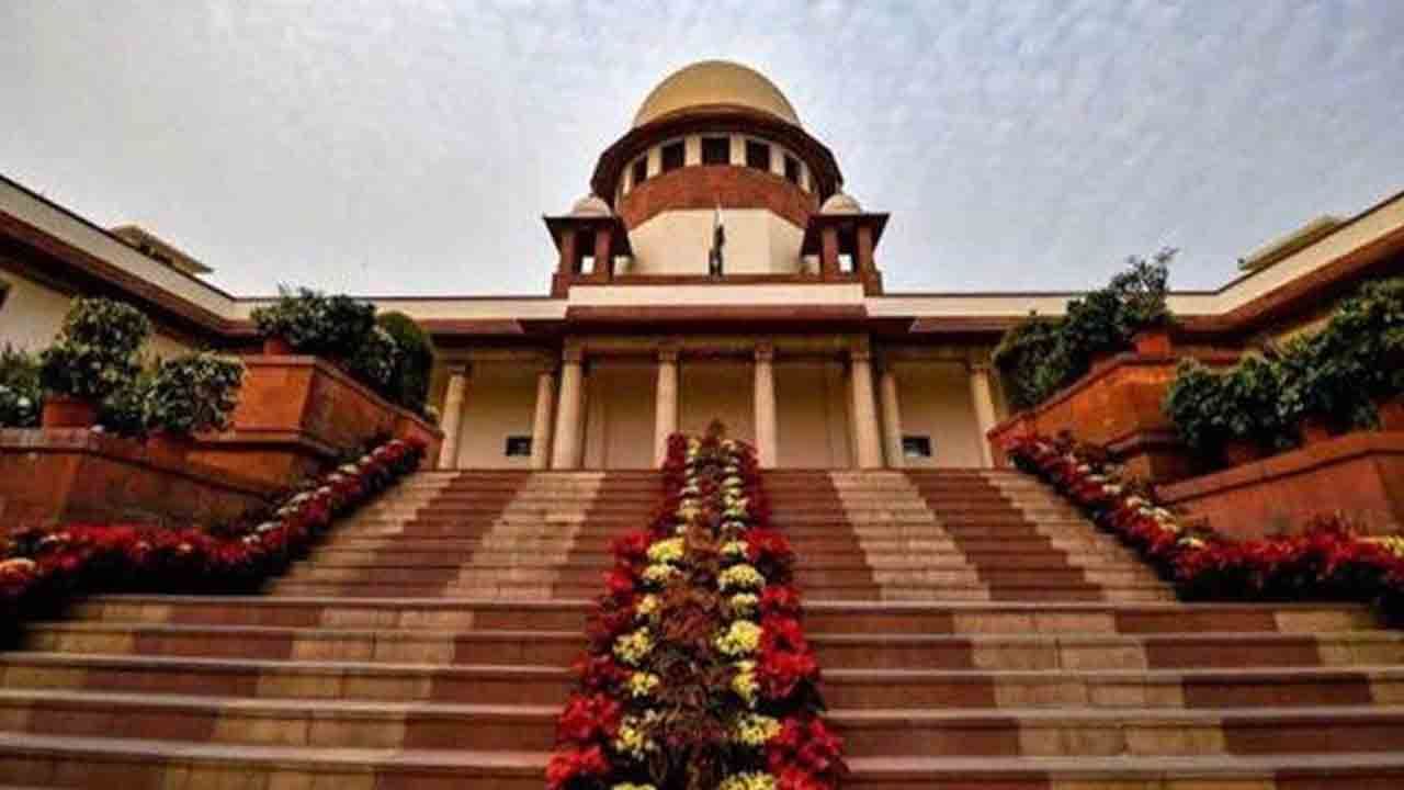 Supreme Court: 'বছরের পর বছর ধরে আটক করে রাখলে, শুনানির কী প্রয়োজন?' এনসিবিকে প্রশ্ন শীর্ষ আদালতের