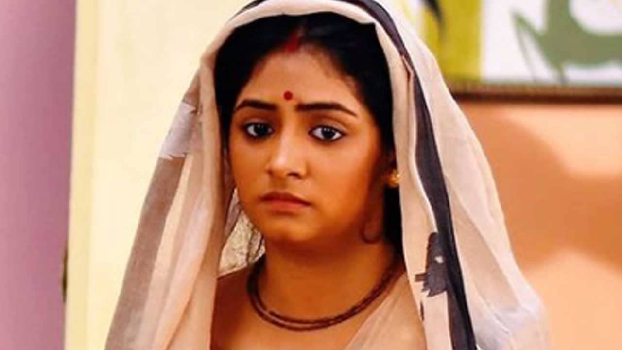 কলকাতাকে বিদায় জানিয়ে তিয়াশা কি এখন বেনারসে?