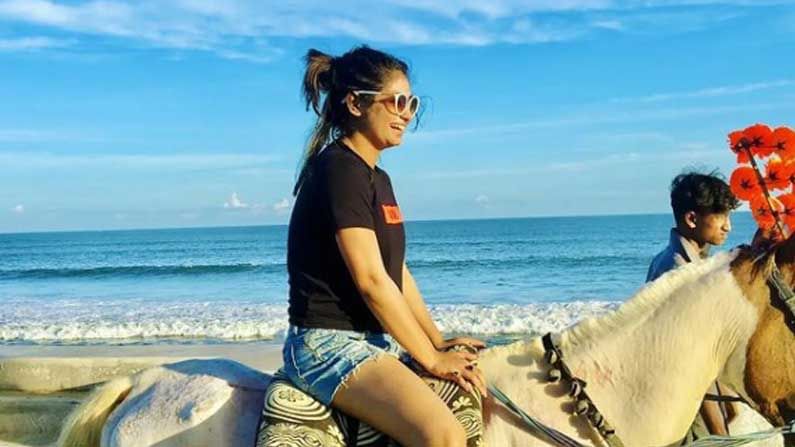 Tiyasha Roy: দর্শকের চেনা ‘কৃষ্ণকলি’ তিয়াশাকে এমন লুকে আগে দেখেছেন?