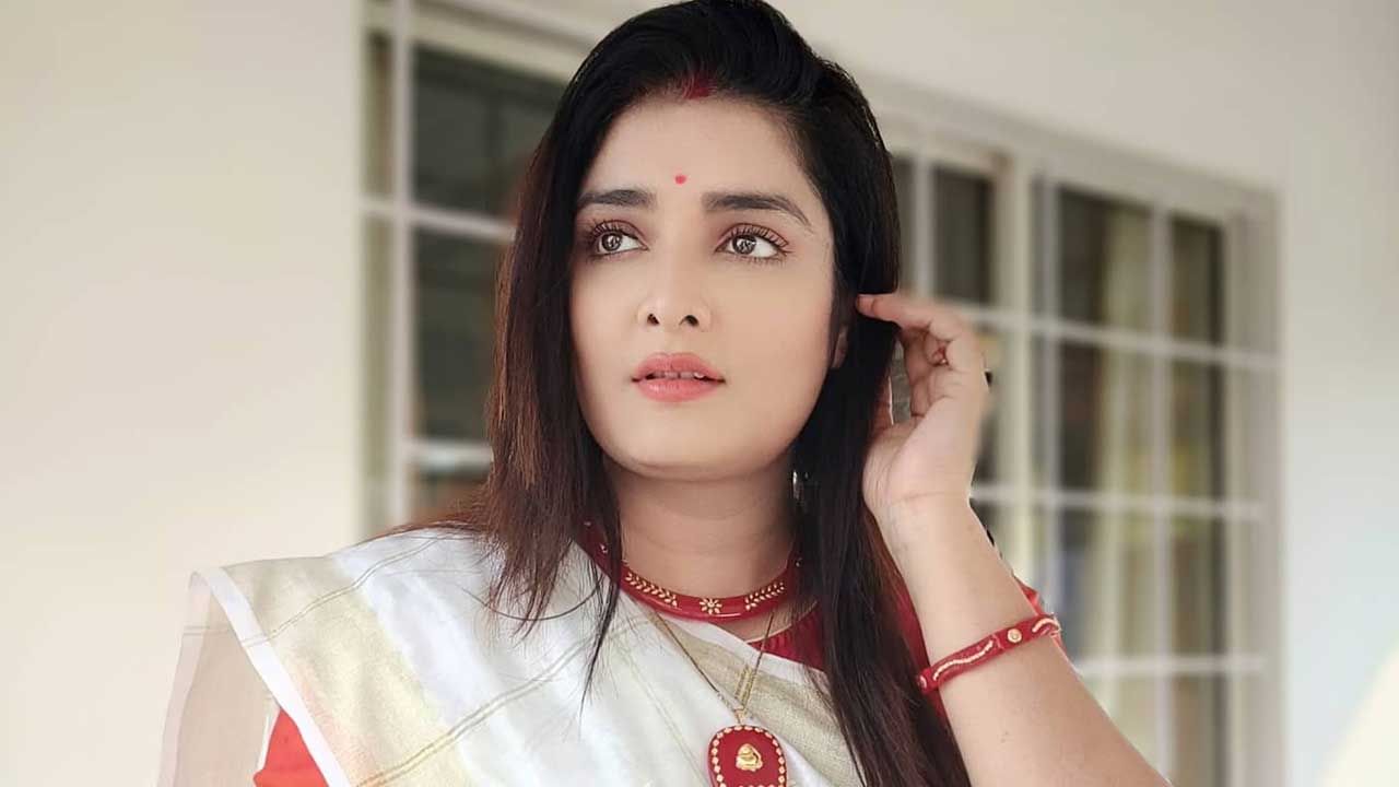 Twarita Chatterjee: ‘গত বছরও জানতাম না এই দিনটা এ ভাবে আসবে’, শ্বশুরমশাইয়ের স্মৃতিচারণায় ত্বরিতা