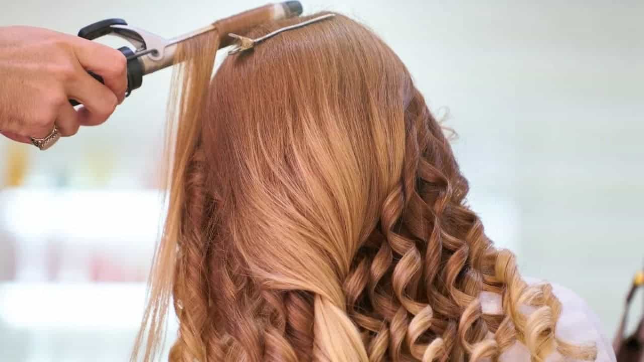 Hair Care Tips: চুলে কার্ল আনার এই সহজ আর স্বাস্থ্যকর উপায়টি জেনে নিন...