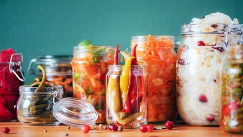 Fermented Foods Benefits: ফার্মেন্টেড খাবার গ্রহণের সময় কোন কোন বিষয়গুলির দিকে বিশেষ খেয়াল রাখবেন, জেনে নিন Fermented Foods Benefits: ফার্মেন্টেড খাবার গ্রহণের সময় কোন কোন বিষয়গুলির দিকে বিশেষ খেয়াল রাখবেন, জেনে নিন