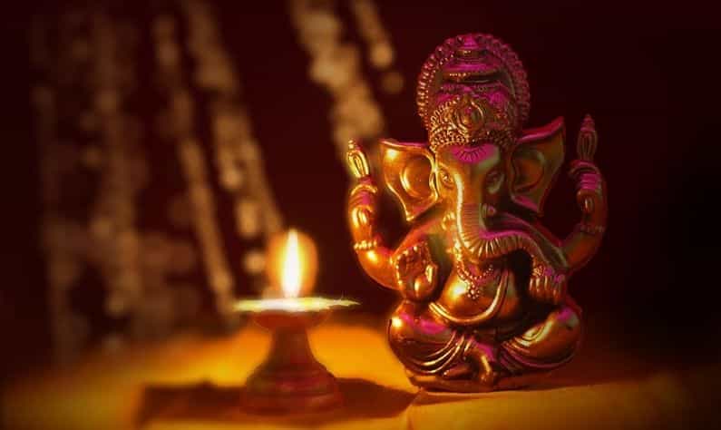Ganesh Chaturthi 2021: গনেশ চতুর্থীর দিন চাঁদ দেখলে অমঙ্গল অনিবার্য! আরও গুরুত্বপূর্ণ তথ্য জানুন এখানে... Ganesh Chaturthi 2021: গনেশ চতুর্থীর দিন চাঁদ দেখলে অমঙ্গল অনিবার্য! আরও গুরুত্বপূর্ণ তথ্য জানুন এখানে...