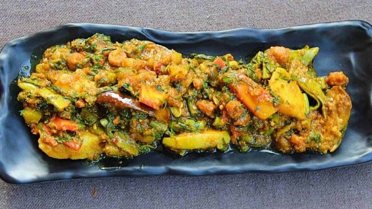 Recipe: সামনেই পুজো, ভোগের খিচুড়ির সঙ্গে পুরনো ধাঁচে সুস্বাদু লাবড়া রাঁধবেন কীভাবে? জানুন রেসিপিটি