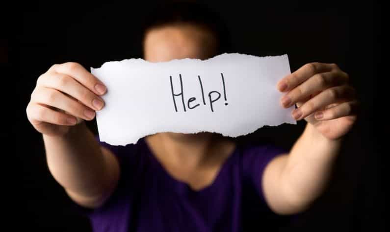 National Suicide Prevention Week: বাড়িয়ে দাও সাহায্যের হাত! কারোর আত্মহত্যা করার প্রবণতা রয়েছে, বুঝবেন কীভাবে? National Suicide Prevention Week: বাড়িয়ে দাও সাহায্যের হাত! কারোর আত্মহত্যা করার প্রবণতা রয়েছে, বুঝবেন কীভাবে?
