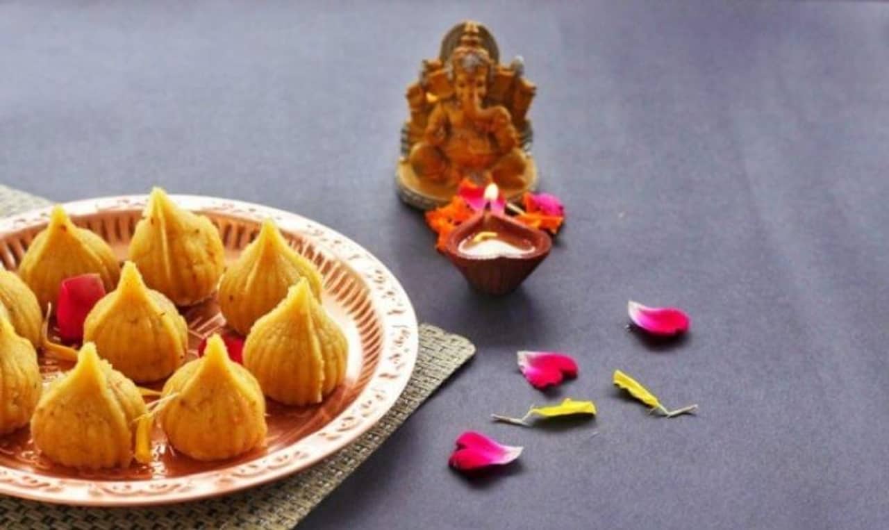 Ganesh Chaturthi 2021: ঐতিহ্য মেনে গণেশ পুজোয় কী কী ভোগ দেওয়া হয়, তার রেসিপি জেনে নিন...