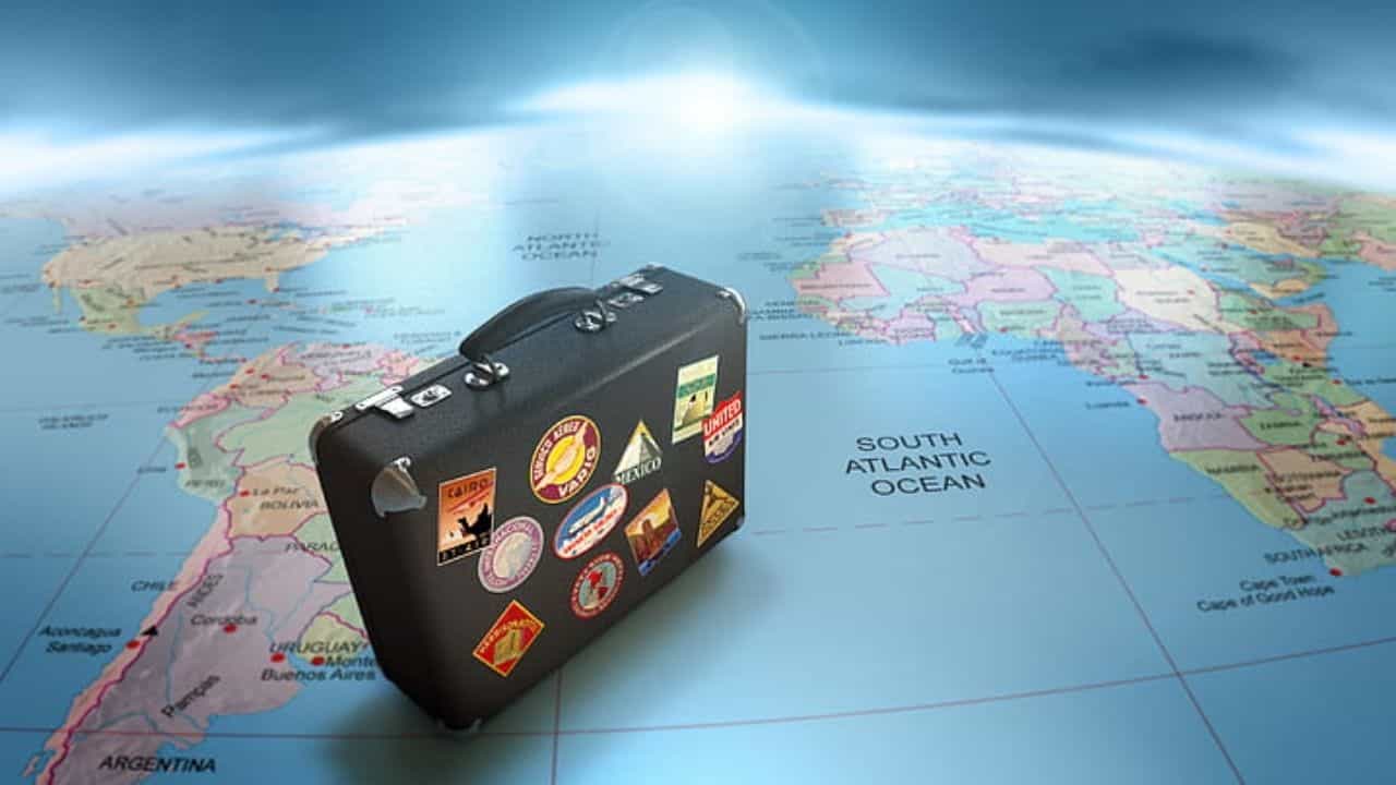 Addicted To Travel: দেশ-বিদেশে ঘুরে বেড়াতে ভালবাসেন! আপনি যে ভ্রমণপিপাসু, তা বুঝবেন কীভাবে? Addicted To Travel: দেশ-বিদেশে ঘুরে বেড়াতে ভালবাসেন! আপনি যে ভ্রমণপিপাসু, তা বুঝবেন কীভাবে?