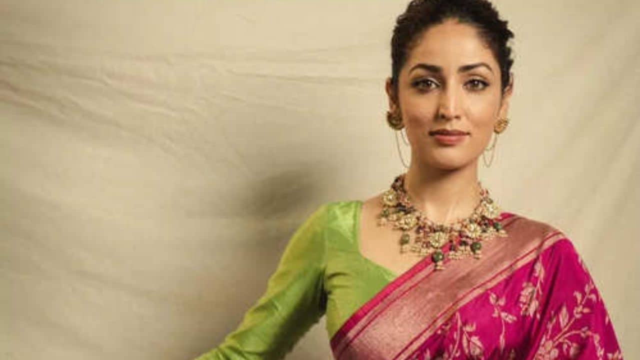 Yami Gautam: ১ লাখি বেনারসি শাড়িতে অনন্যা ইয়ামি গৌতম! কেমন লাগছে তাঁকে, দেখুন ছবিতে