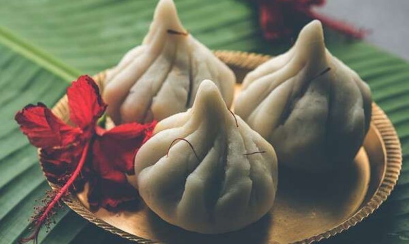 Ganesh Chaturthi 2021: গণেশকে ২১টি মোদক ভোগ হিসেবে অর্পন করা হয়, কেন জানেন?