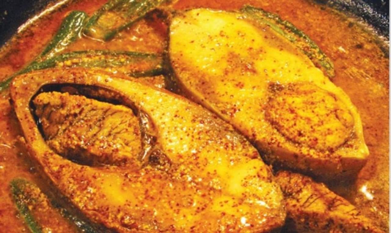 Ranna Pujo: রান্না পুজোয় খেসারির ডাল-কচু-নারকেল ভাজার সঙ্গে ইলিশ মাস্ট! রইল স্পেশাল একটি রেসিপি