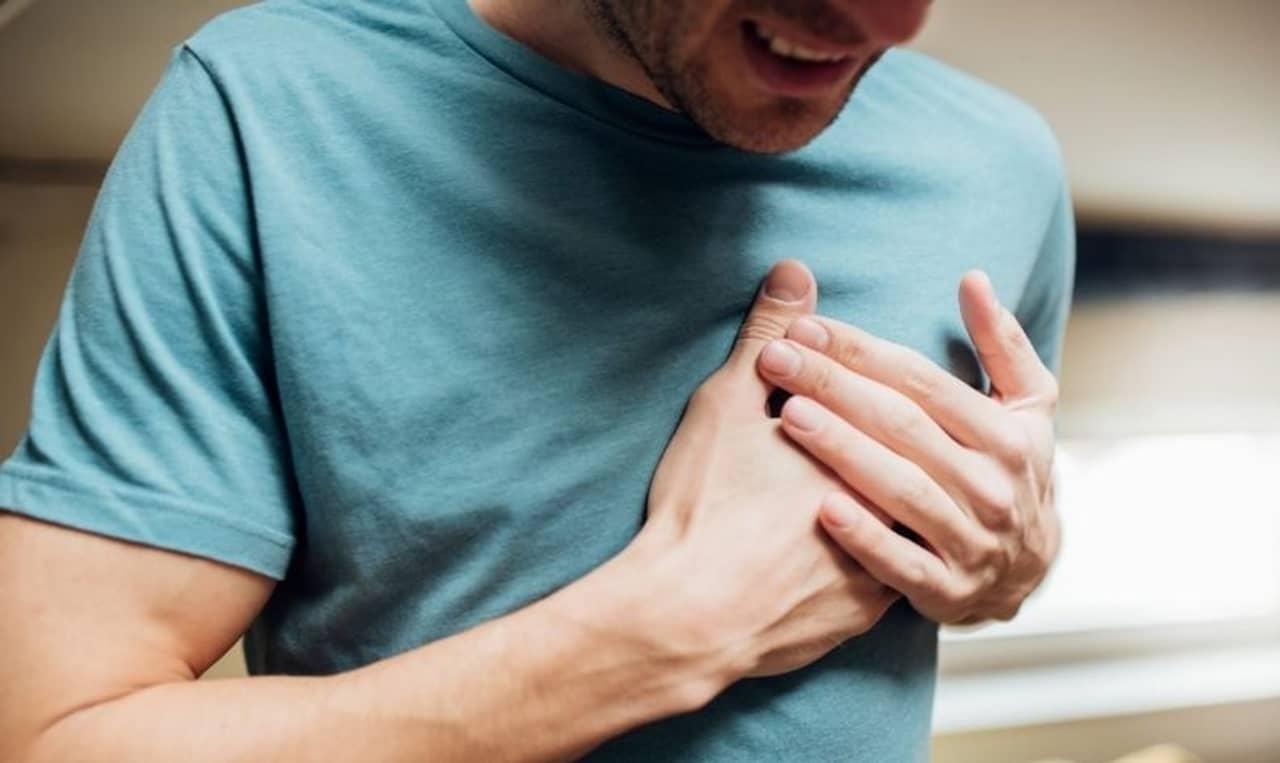 Heart Attacks: অল্পবয়সিদের মধ্যে বাড়ছে হার্ট অ্যাটাকের প্রবণতা! চিন্তার কারণ হলেও রয়েছে ৪টি সহজ উপায়