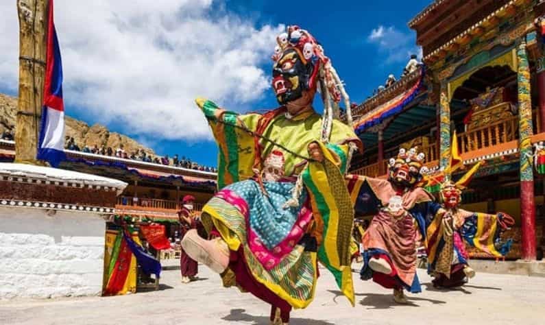 Zanskar Festival: পর্যটন শিল্পে আশা দেখছে লাদাখ! পালিত হচ্ছে ঐতিহ্যবাহী জাঁস্কর উত্সব Zanskar Festival: পর্যটন শিল্পে আশা দেখছে লাদাখ! পালিত হচ্ছে ঐতিহ্যবাহী জাঁস্কর উত্সব