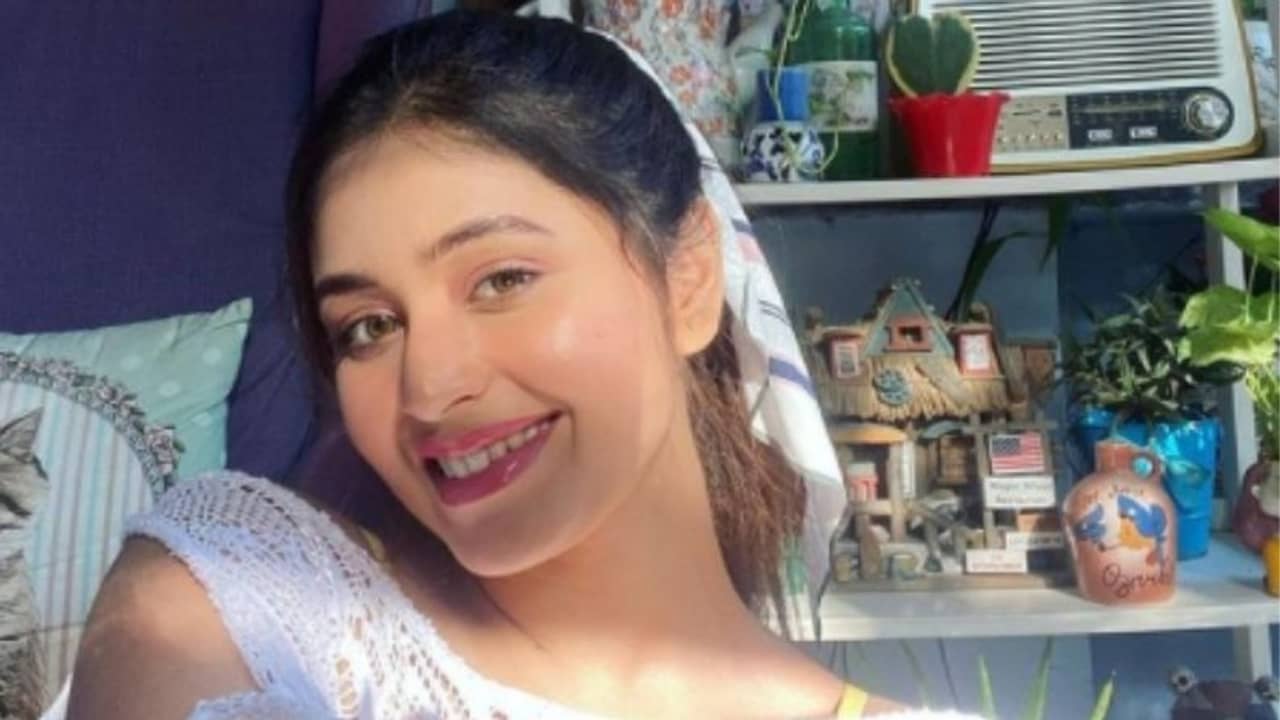 ঘরের কোন জায়গাটি সবচেয়ে বেশি পছন্দ? ছবি শেয়ার করে জানালেন ঋতাভরী