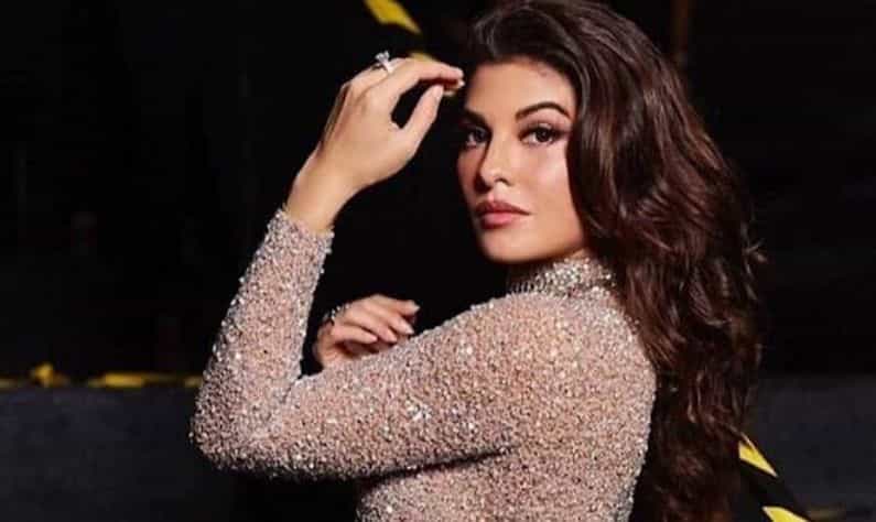 Jacqueline Fernandez: সামনেই পুজো, সিল্কি-ম্মুদ চুলের জন্য জ্যাকলিন কী ঘরোয়া উপাদান ব্যবহার করেন, জেনে নিন... Jacqueline Fernandez: সামনেই পুজো, সিল্কি-ম্মুদ চুলের জন্য জ্যাকলিন কী ঘরোয়া উপাদান ব্যবহার করেন, জেনে নিন...