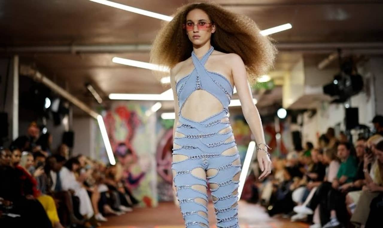 London Fashion Week 2021: আর অনলাইনে নয়, ফের লাইভ ক্যাটওয়াক শো দেখা যাবে লন্ডন ফ্যাশন উইকে!