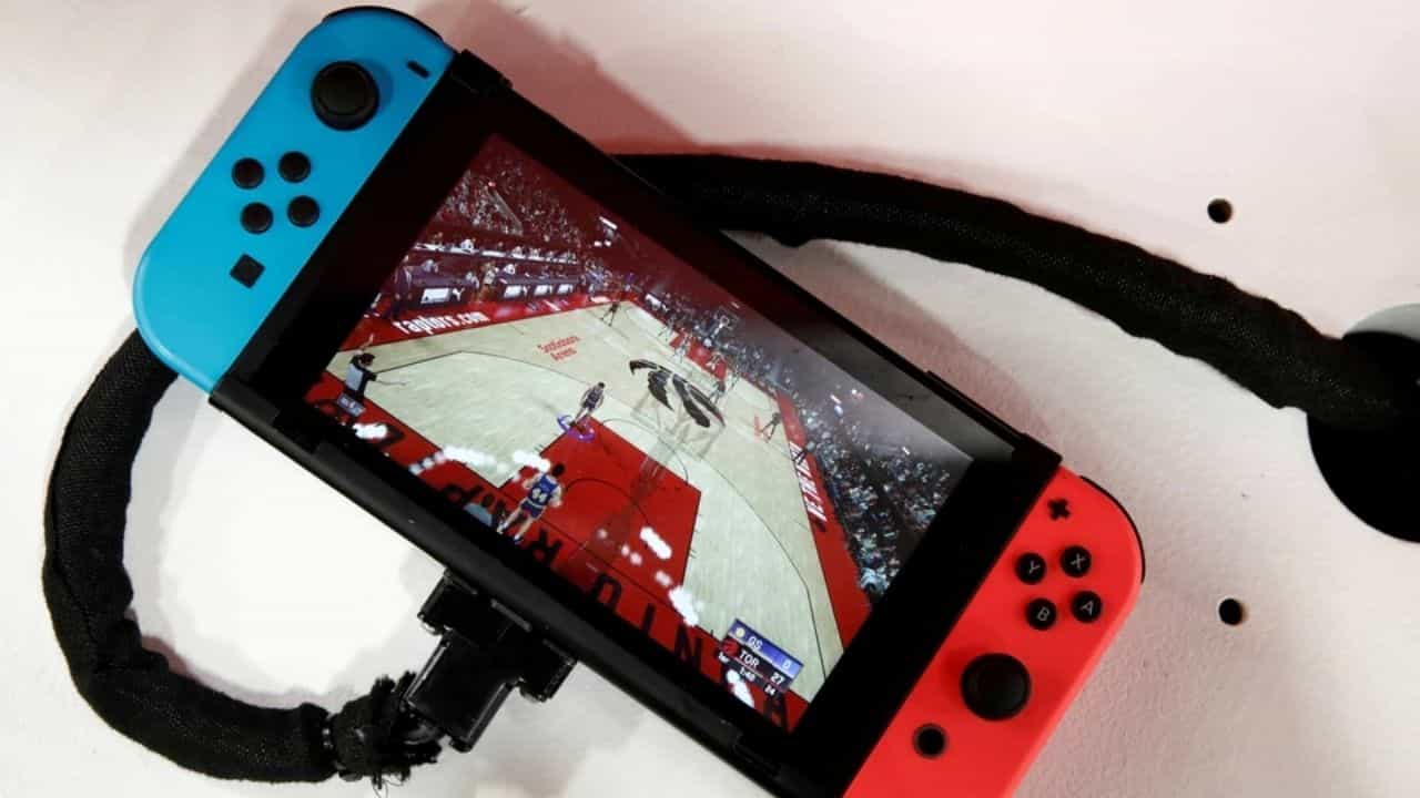 Nintendo Switch OLED: লঞ্চের আগেই দোকানের ডিসপ্লেতে দেখা গেল নিন্টেন্ডোর নতুন কোনসোল! Nintendo Switch OLED: লঞ্চের আগেই দোকানের ডিসপ্লেতে দেখা গেল নিন্টেন্ডোর নতুন কোনসোল!