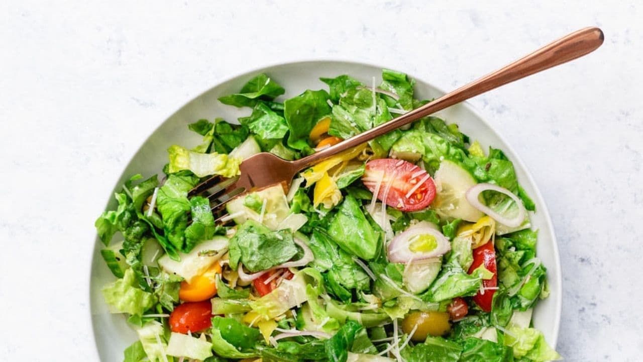Salad Side Effects: স্যালাড খেলে ফলাফল আদপে উল্টো হয়, আয়ুর্বেদে এমনটাই জানানো হয়েছে...