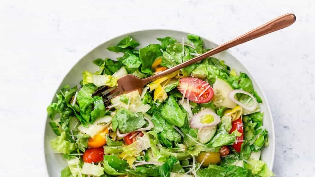Salad Side Effects: স্যালাড খেলে ফলাফল আদপে উল্টো হয়, আয়ুর্বেদে এমনটাই জানানো হয়েছে... Salad Side Effects: স্যালাড খেলে ফলাফল আদপে উল্টো হয়, আয়ুর্বেদে এমনটাই জানানো হয়েছে...