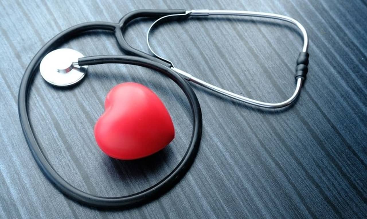 Diabetes: ডায়াবেটিস ও হৃদরোগ একে অপরের সঙ্গে সংযুক্ত! কীভাবে নিজেকে সামলাবেন, জেনে নিন