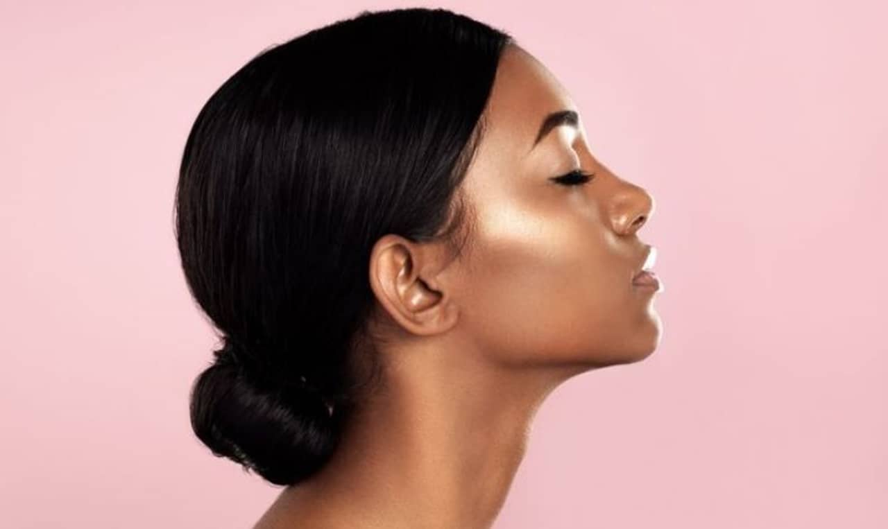 Makeup: একটি মেকআপ পণ্যেই হবে কেল্লাফতে! কোন জিনিসটি সঙ্গে অবশ্যই রাখবেন, কীভাবে ব্যবহার করবেন?