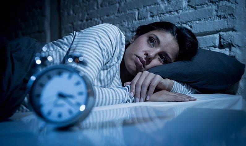 Home remedies for insomnia: পেঁয়াজ, মাখনা ও আরও কিছু ঘরোয়া টোটকায় ঠিক হবে অনিদ্রার সমস্যা!