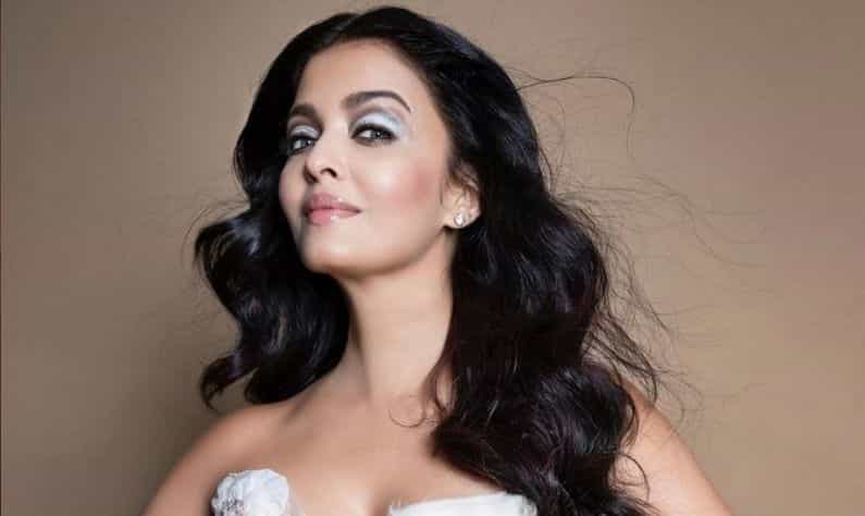 Aishwarya Rai: ঘরোয়া ফেসমাস্কেই ত্বকের উজ্জ্বলতা বজায় থাকে! একথা অক্ষরে অক্ষরে মানেন প্রাক্তন বিশ্বসুন্দরীও Aishwarya Rai: ঘরোয়া ফেসমাস্কেই ত্বকের উজ্জ্বলতা বজায় থাকে! একথা অক্ষরে অক্ষরে মানেন প্রাক্তন বিশ্বসুন্দরীও
