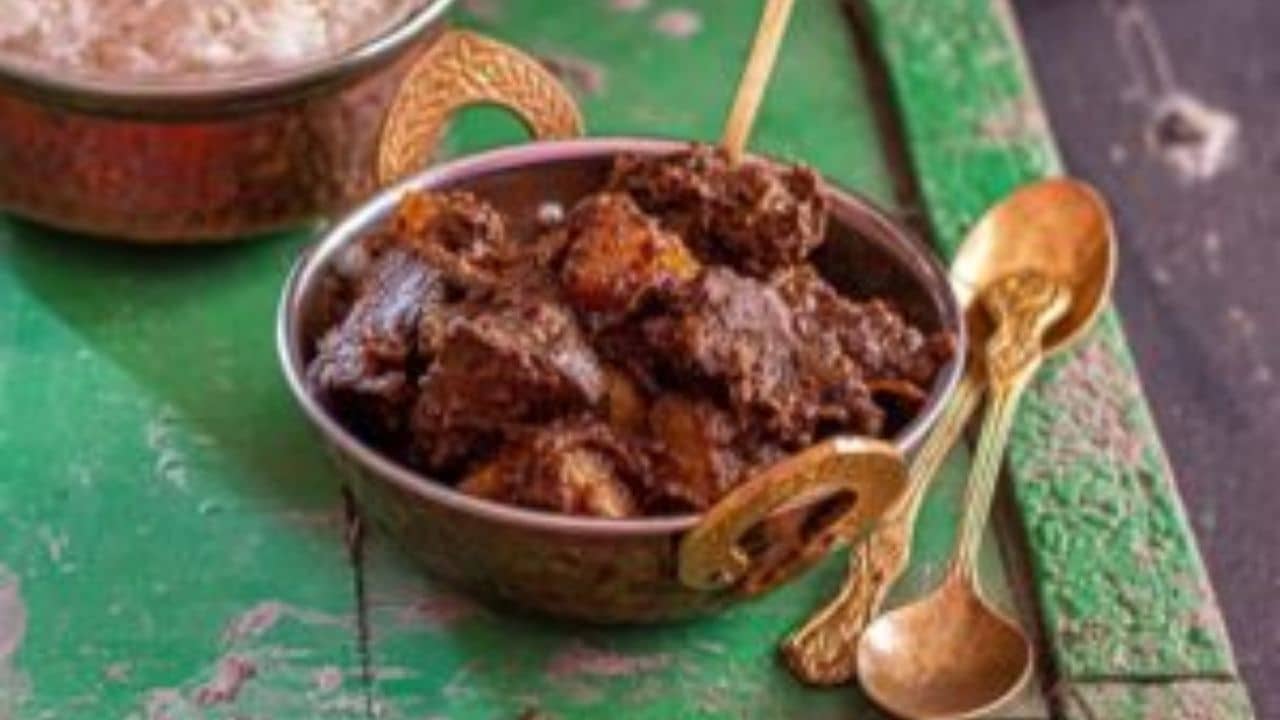 Recipe: নবমী স্পেশ্যাল: উৎসবের শেষের দিকে খাবার আরও চটকদার করে তুলুন, বানিয়ে ফেলুন মেটের ঝাল চচ্চড়ি...