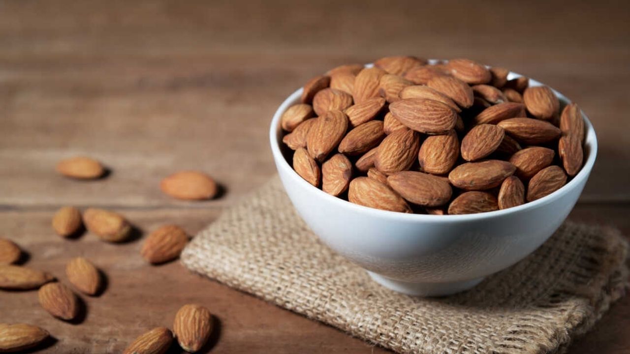 Benefits of Almond: দিনে কমপক্ষে ২২ থেকে ২৩ টা আমন্ড খাওয়া কি জরুরি? কী বললেন ডায়েটেশিয়ান, জেনে নিন...