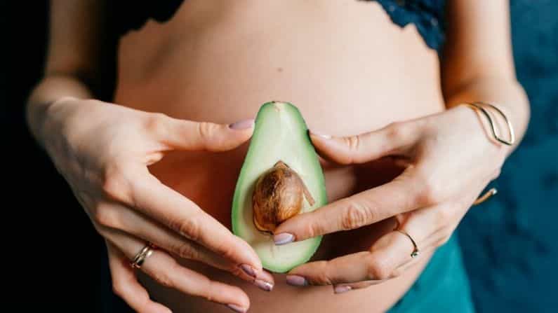 Pregnancy: গর্ভাবস্থায় শিশু ও মায়ের স্বাস্থ্যকে কীভাবে উন্নত করতে সাহায্য করে অ্যাভোকাডো? Pregnancy: গর্ভাবস্থায় শিশু ও মায়ের স্বাস্থ্যকে কীভাবে উন্নত করতে সাহায্য করে অ্যাভোকাডো?