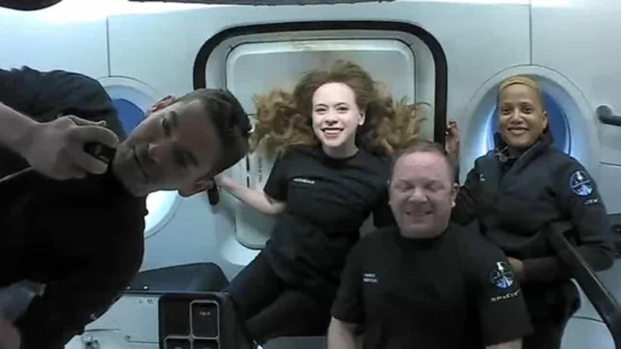SpaceX Live Update: বৈজ্ঞানিক নন, তিনদিন মহাকাশে কাটিয়ে সফলভাবে পৃথিবীতে ফিরে এলেন ৪ জন 'সাধারণ নাগরিক'! SpaceX Live Update: বৈজ্ঞানিক নন, তিনদিন মহাকাশে কাটিয়ে সফলভাবে পৃথিবীতে ফিরে এলেন ৪ জন 'সাধারণ নাগরিক'!