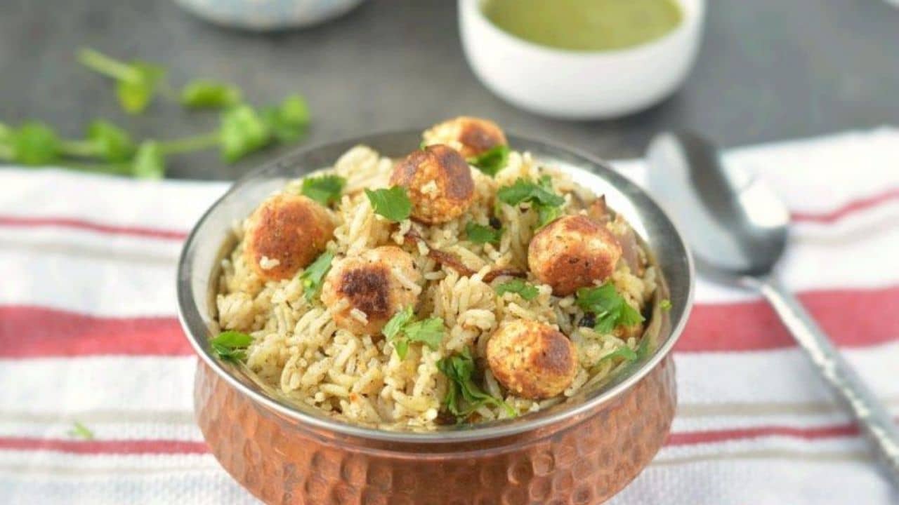 Recipe: অষ্টমী স্পেশ্যাল: নিরামিষ খাওয়ারে আনুন মন ভাল করা স্বাদ, বানিয়ে ফেলুন নবাবি মালাই পনির আর শাহি মতি পোলাও!