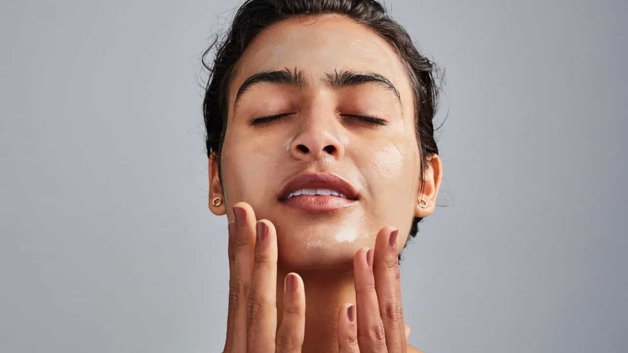 Skin Care Tips: বিভিন্ন ধরনের ত্বকের যত্ন বিভিন্ন রকমের হয়, পদ্ধতিগুলো জেনে নিন... Skin Care Tips: বিভিন্ন ধরনের ত্বকের যত্ন বিভিন্ন রকমের হয়, পদ্ধতিগুলো জেনে নিন...