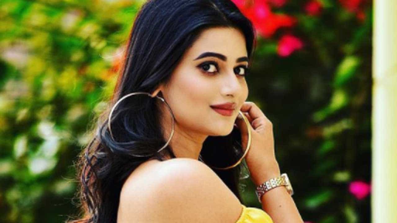 Ushasi Ray: ঊষসী রায়ের ‘চোরাবালি’, কেমন সেই অভিজ্ঞতা? Ushasi Ray: ঊষসী রায়ের ‘চোরাবালি’, কেমন সেই অভিজ্ঞতা?