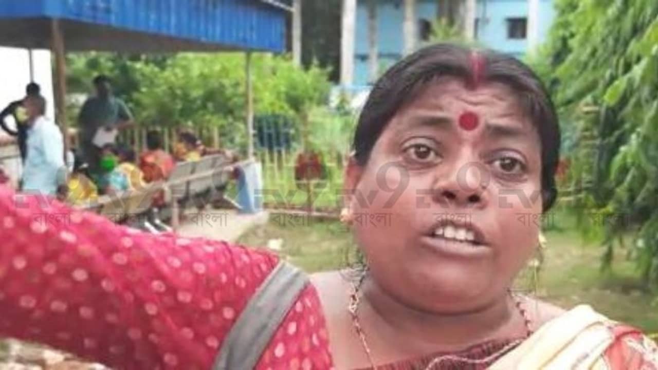 টিকা না পেলে ঝাঁটা দিয়ে পেটাব, জামা খুলে দেব, পুলিশকেই হুমকি টিকাপ্রাপকের!