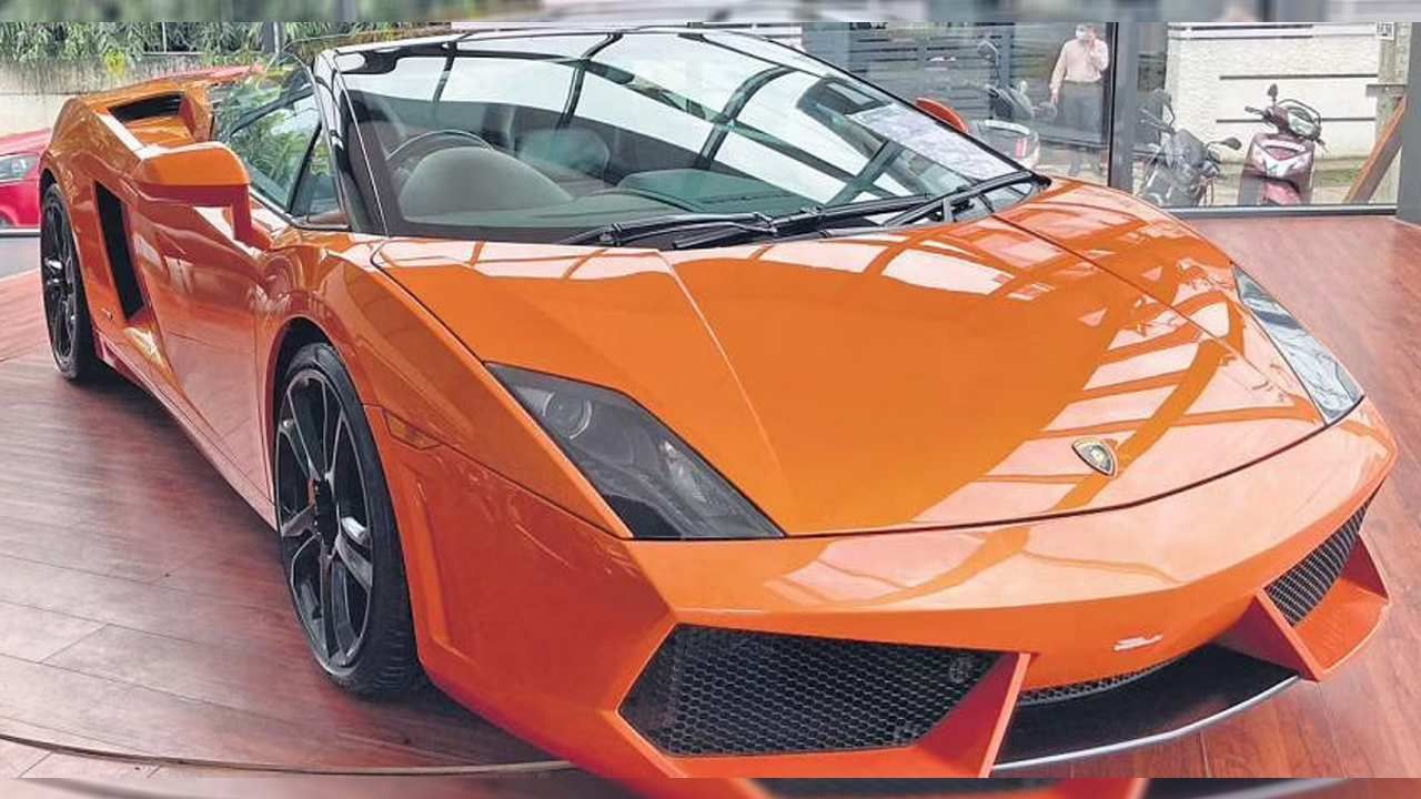 Virat Kohli's Lamborghini: ১.৩৫ কোটিতে বিকোচ্ছে বিরাটের ল্যাম্বরগিনি