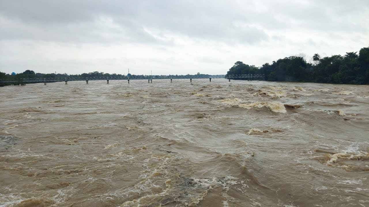West Bengal Flood: পশ্চিমে বেনজির বৃষ্টিতে ভাটির জেলায় ৭৮-এর দুঃস্বপ্ন ফেরার আশঙ্কা
