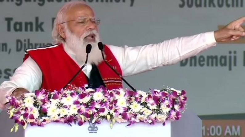 গত ৬ অগস্টই প্রধানমন্ত্রী নরেন্দ্র মোদী (Narendra Modi) ঘোষণা করেন দেশবাসীর অনুরোধেই “রাজীব গান্ধী খেল রত্ন” পুরস্কারের নাম পরিবর্তন করে মেজর ধ্যাণচাঁদ খেলরত্ন পুরস্কার করা হচ্ছে। মেজর ধ্যানচাঁদ দেশের জন্য গর্ব ও সম্মান এনে দিয়েছিলেন। ক্রীড়াজগতের সর্বোচ্চ সম্মান তাই ওনার নামেই করা হচ্ছে বলে জানান প্রধানমন্ত্রী।