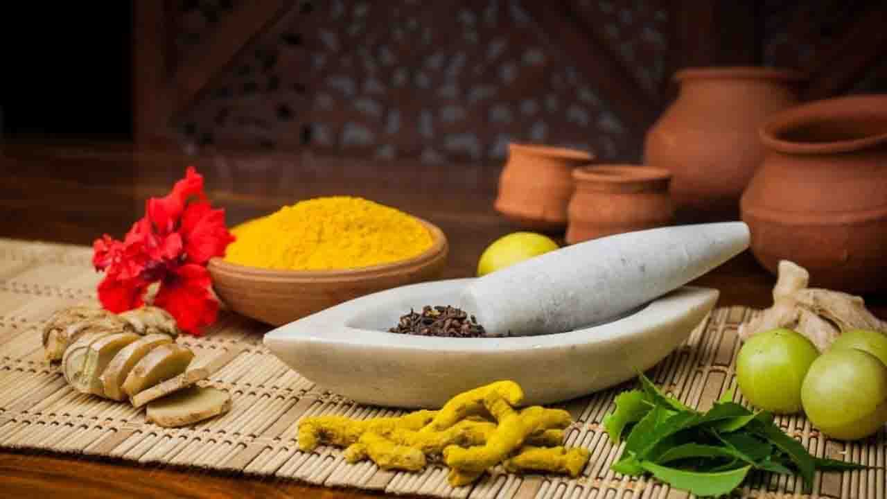 Ayurvedic Remedies: এই ৫টি আয়ুর্বেদিক উপাদান দূর করবে আপনার সর্দি-কাশির সমস্যা!